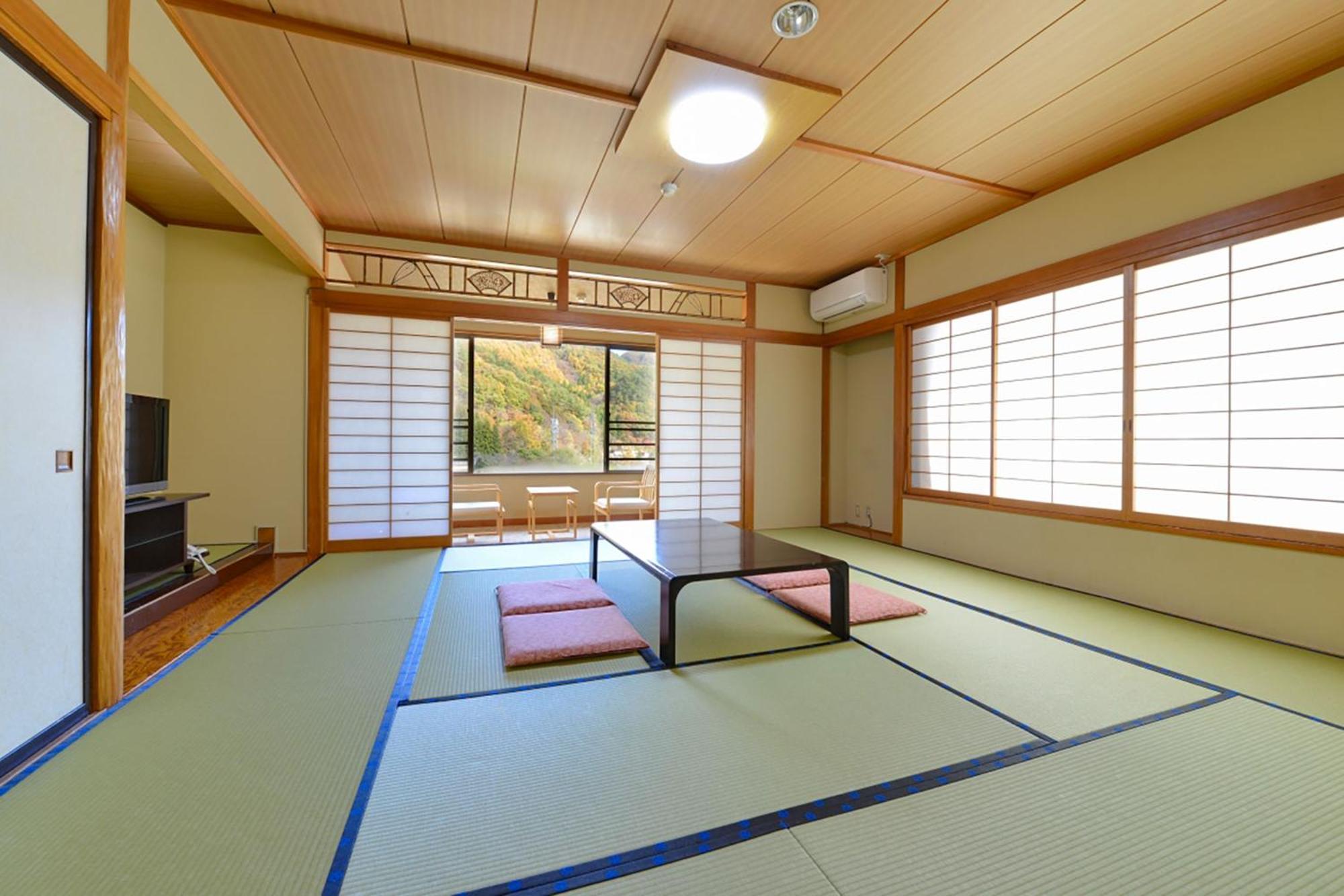 Ooedo Onsen Monogatari Shinshu Kakeyu Hotel Ueda Værelse billede