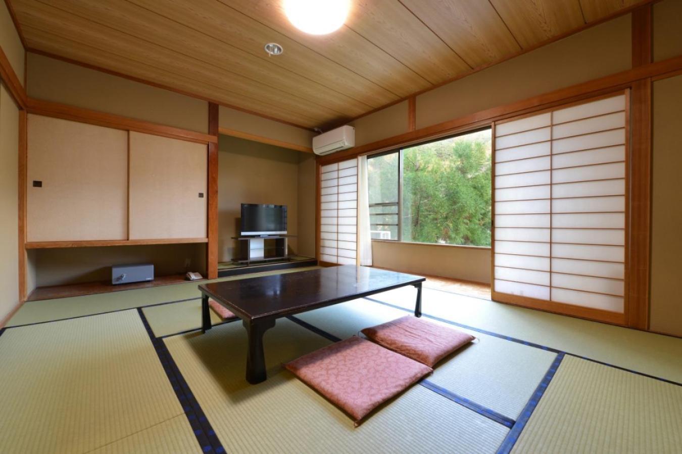 Ooedo Onsen Monogatari Shinshu Kakeyu Hotel Ueda Værelse billede