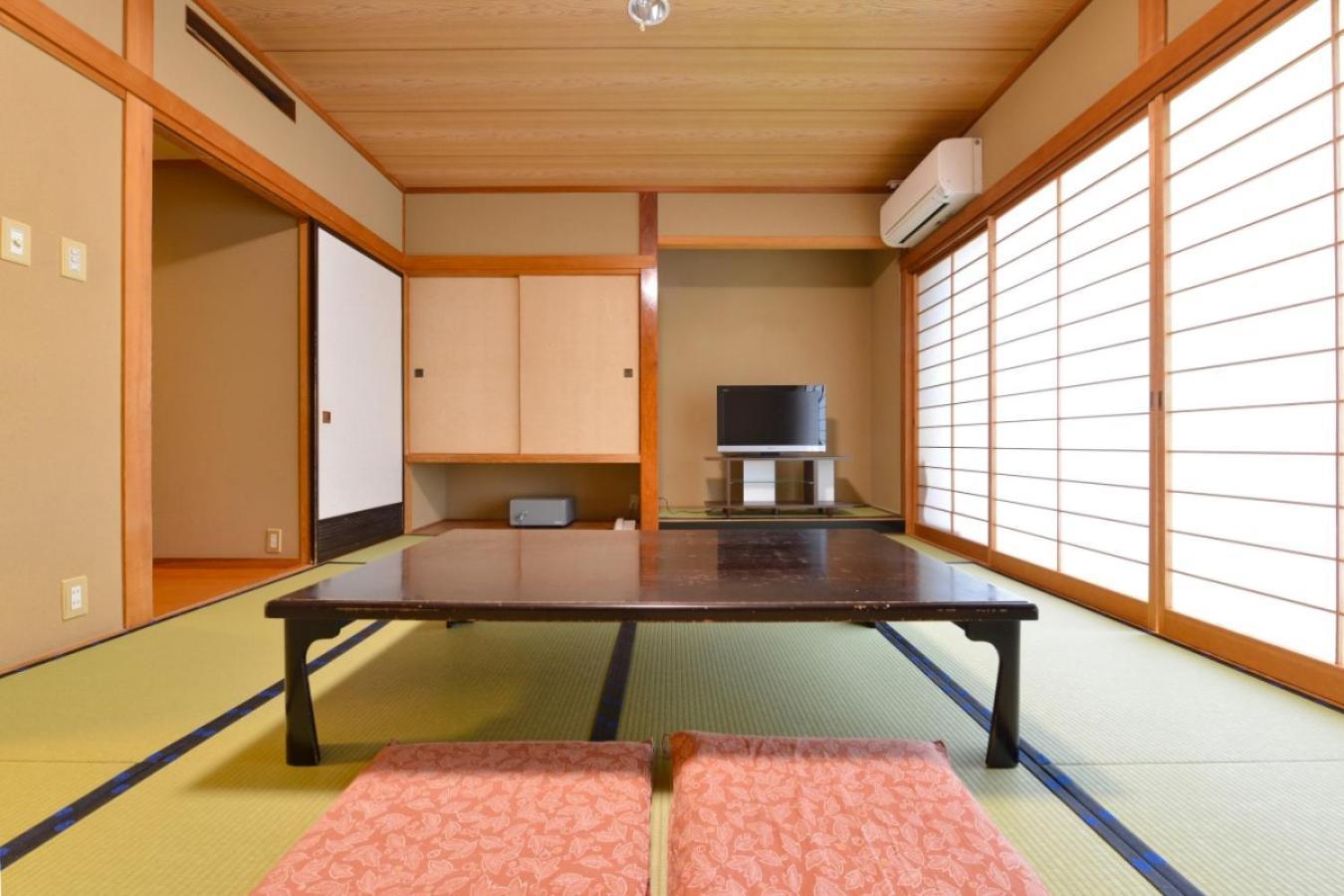 Ooedo Onsen Monogatari Shinshu Kakeyu Hotel Ueda Værelse billede